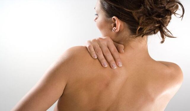 The woman is concerned about the pain under the left shoulder blade in the back